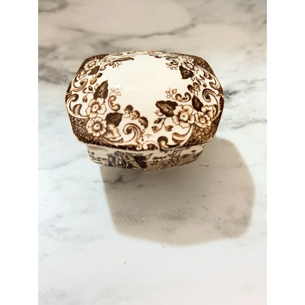 Johnson Brothers Coaching Scenes Brown Multicolor Trinket (A3214)